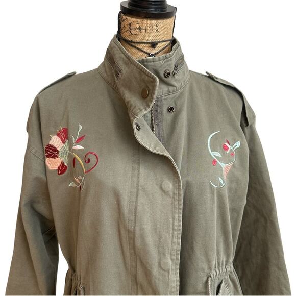 EN CREME women's Embroidered Olive Green Jacket - SIZE SMALL - Picture 8 of 16